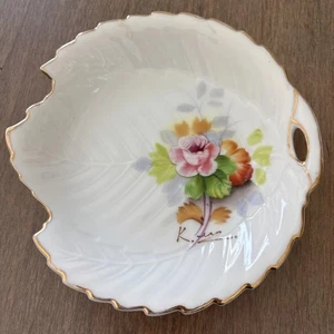 Plato de baratija de hoja de porcelana pintado a mano vintage Japón adorno dorado floral firmado - Imagen 1 de 5