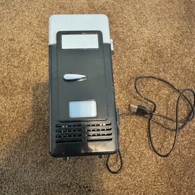 Mini refrigerador Typo negro/gris para latas de refrescos  Foto 1 de 3