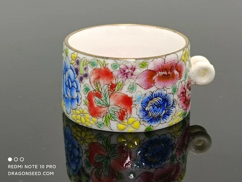 Collectable Hand Painted Rose Medallion Porcelain Bird Feeder for Bamboo Cage Cover