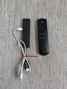 Amazon Fire Stick 2. Gen HD, Modell LY73PR und Fernbedienung - Bild 1 von 5