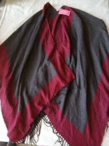 NWT Issac Mizrahi Women's Poncho, Red & Gray, One Size - Picture 1 of 8