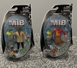 JUEGO DE 2 HOMBRES EN NEGRO 3 OJOS DE TALLO Y SR WU SIN USAR, EN CAJA. FIGURAS JAKKS PACIFIC 3 3/4” - NUEVAS - Imagen 1 de 2