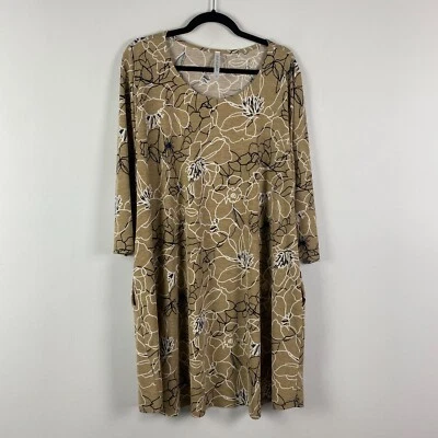 Dear Scarlett Floral Shift Dress Size 2X Tan White Black 3/4 Sleeves Stretch - Image 1 of 4