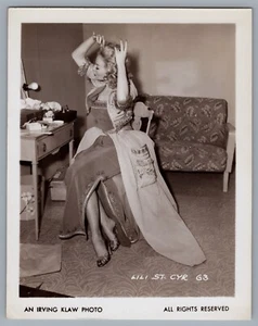 Original Irving Klaw Foto 4"x5" Lili St. Cyr Dessous #63 schönes Kleid Grundierung - Bild 1 von 1