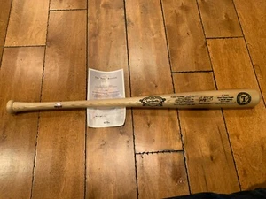 IVAN RODRIGUEZ 2009 MOST GAMES CAUGHT IN MLB HISTORY LOUISVILLE SLUGGER 34' Bat - Picture 1 of 9