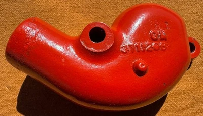 1955-1962 CORVETTE: Original Cast Iron Curved Neck Thermostat Housing # 3711268 Foto 1 de 4