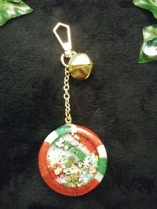 LOOK!!! HANDMADE "MINTY-MAS" RESIN SHAKER KEYCHAIN - Picture 1 of 6