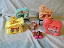  4 McD's 1993 Flintstones houses & 2 cars - Happy Meal toys 