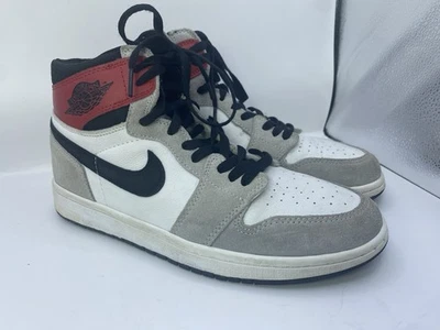 Nike Air Jordan Retro 1 Alto OG Negro/Gris Claro Humo/Blanco 555088-126 Hombres 9.5 Foto 1 de 4