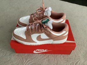 Original Damen Nike Dunk Low Rose Whisper Sneaker Schuhe Gr. 7,5/10/42   Neu  - Bild 1 von 7