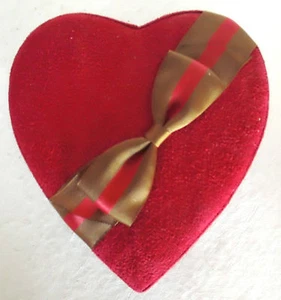 Caja Corazón San Valentín Gamuza Roja con Cinta Roja y Marrón - Imagen 1 de 2