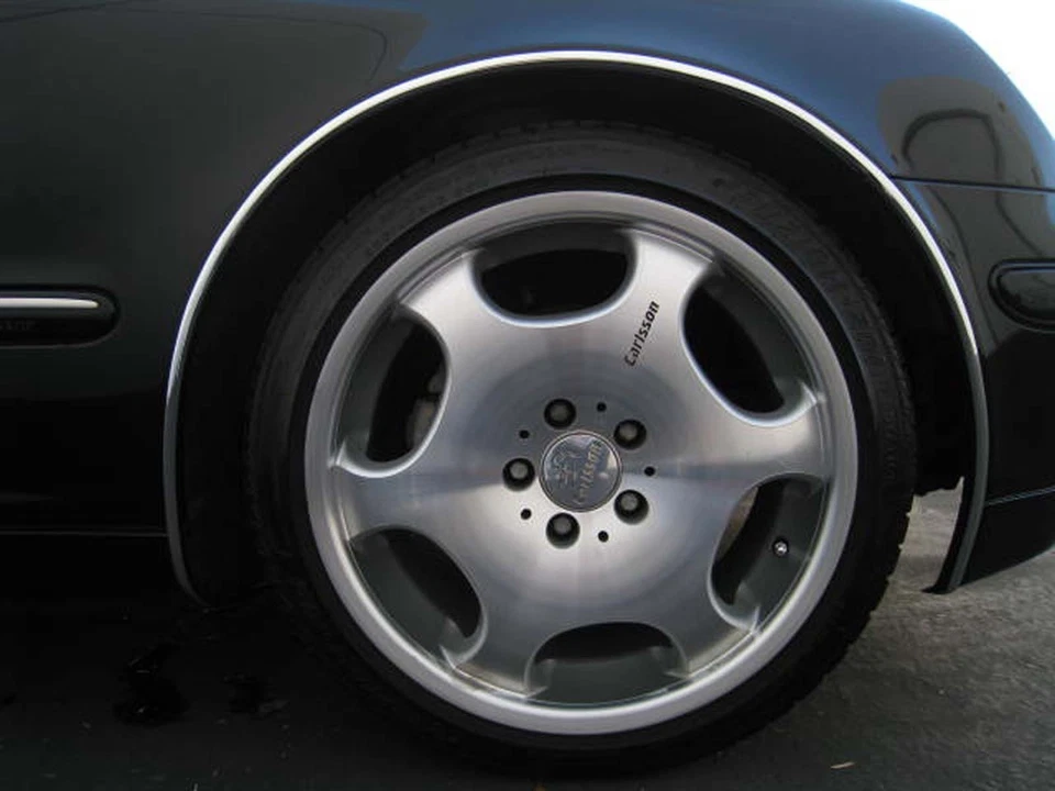 chrysler SEBRING PACIFICA ASPEN Town&Country WHEEL WELL Trim molding - Image 1 of 3