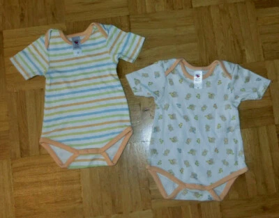 2 kurzarm Bodys Body  Baby Jungs  von C&A in Gr. 68 - Bild 1 von 2