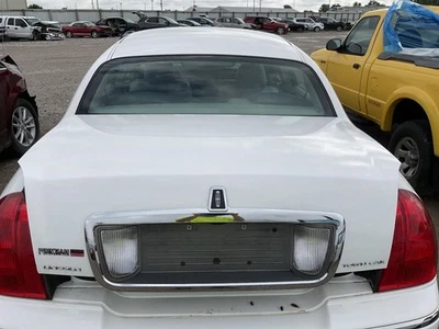 Trunk/Hatch/Tailgate Fits 03-11 LINCOLN & TOWN CAR 4956325 Foto 1 de 4