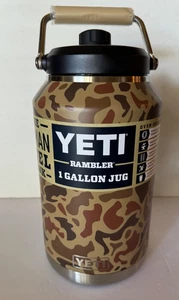 YETI WETLANDS CAMO 1 Brocca da un gallone Rambler! Nuovo con etichette MagCap LIMITED 128 oz - Foto 1 di 6