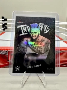 SOLO SIKOA WWE Topps Finest Intimidators Black Refractor /25 SP Image Variation - Picture 1 of 5