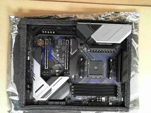 ASRock B550 EXTREME4 Supports 3rd Gen AMD AM4 Ryzen™ / Future AMD Ryzen™ - Bild 1 von 1