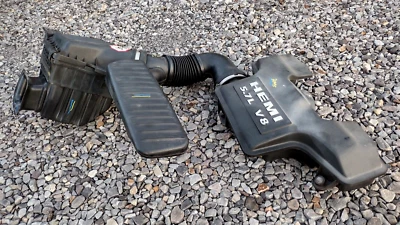 04-09 Dodge Durango 5.7L  Hemi V8 Air Intake Cleaner Box Complete Assembly OEM Foto 1 de 4