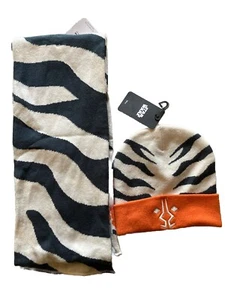 Bioworld Star Wars Ahsoka Tano Warm Winter Set Scarf and Beanie NEW - Picture 1 of 4