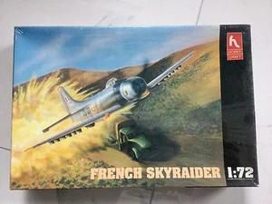 HOBBYCRAFT 1/72 AMERICAN SKYRAIDER FIGHTER PLANE FRENCH MARKINGS # 1368 F/S - Picture 1 of 2