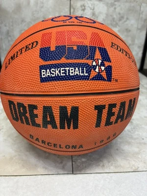 1992年巴塞罗那官方熔融奥运会篮球梦之队奥运会复制品 — 第 1/4 张图片