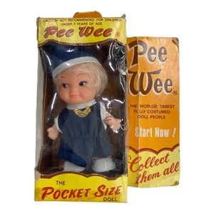 Uneeda Doll Co. PEE WEE POCKET SIZE PUPPE 60er Vintage 5,9 Zoll Karton groß - Bild 1 von 5