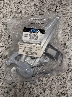 TRQ Rear Right Window Regulator & Motor For 2001-2005 Toyota RAV4 TO1551161 - Image 1 of 2