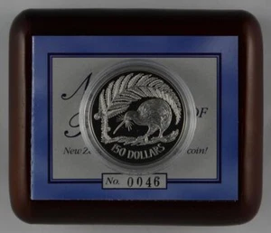 New Zealand - 1998 - Platinum $150 Coin - Kiwi - Picture 1 of 3