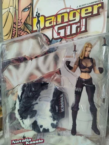 J. Scott Campbell's Danger Girl Natalia Kassle 1999 McFarlane Toys Action Figure Cover