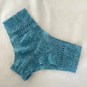 Victoria’s Secret Bright Blue Lace Pattern Cheeky Panties - Size S - BNWT - Picture 1 of 4