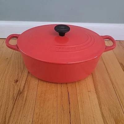 Le Creuset France OVAL DUTCH OVEN #25 Red 3.5 Qt Enamel Cast Iron - Image 1 of 4