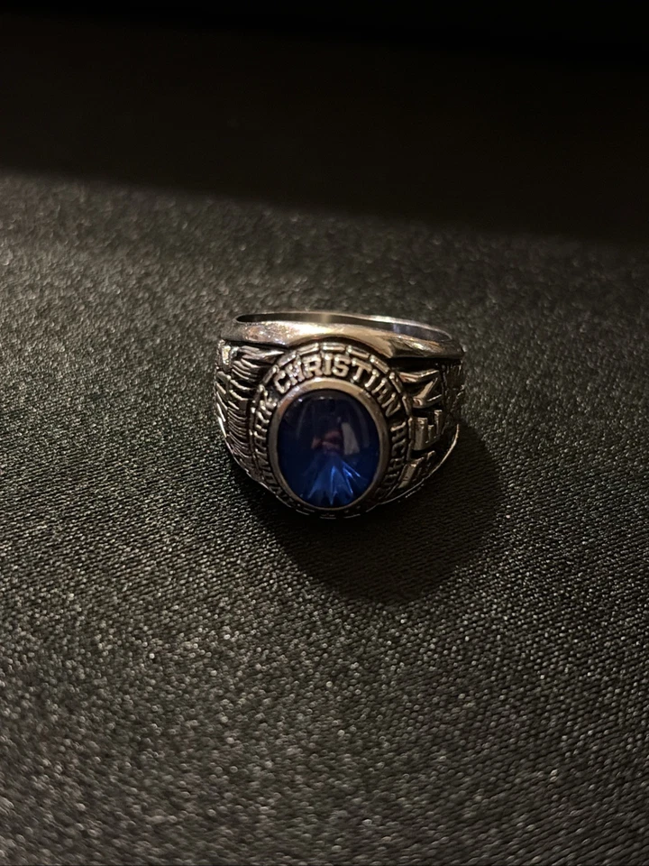 Anillo Landmark Christian Academy Clase SS 2001, Talla 9 ~ Nuevos comienzos ~ Gema azul Foto 1 de 4