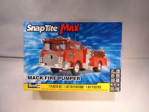 Kit Modelo Revell Snap Tite Max Mack Bombeo 1/32 Rojo 2017 60 piezas - Imagen 1 de 6