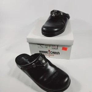 Minnetonka Sandalen Pantoletten schwarz Leder Silverthorne Größe 7 US Damen  - Bild 1 von 4