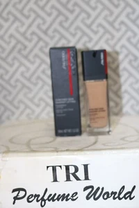 Base Lifting Radiante Shiseido Synchro Skin Sin Aceite FPS 30 #330 Bambú 1.2 - Imagen 1 de 2