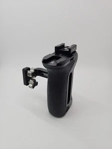 SmallRig Camera Side Handle with Bulit-in 1/4"-20 Locating Hole for Camera Cages - Picture 1 of 3