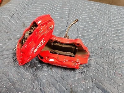 Pinças de freio traseiras Brembo 4 pistões vermelhas 2005-2023 SRT Hellcat Scat Pack 392 fabricante de equipamento original - Imagem 1 de 4