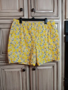 LANDS END Lemon Print Shorts Size 16 Mid Rise Novelty Print - Picture 1 of 6