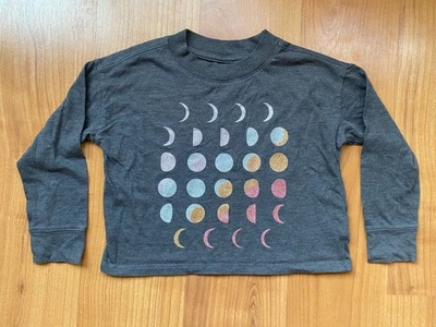 Camiseta de manga larga gris jaspeado oscuro fases lunares brillantes Gap Kids para niñas, XS (4-5) Foto 1 de 4