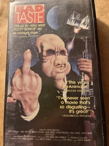 Bad Taste (1987) VHS Tape Peter Jackson Horror Comedy Magnum Entertainment - Picture 1 of 3