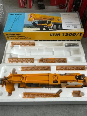 Conrad 1:50 Liebherr LTM 1300/1 - Immagine 1 di 4