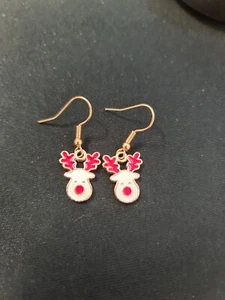 Brand New Red And White Reindeer Christmas Earrings - Picture 1 of 3