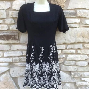 Knapp Studio California Kleid Damen 3 schwarz bestickt Leinen Grandmacore - Bild 1 von 8