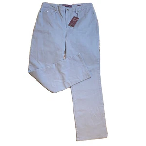 NWT Gloria Vanderbilt Amanda Tapered Jeans Women’s Plus Size 16 - Picture 1 of 3