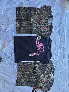 3 Medium Womens Mossy Oak Tees - Picture 1 of 5