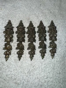 Floral Five Matching Antique Brass Figural Decorative Arts Hardware Elements - Picture 1 of 5