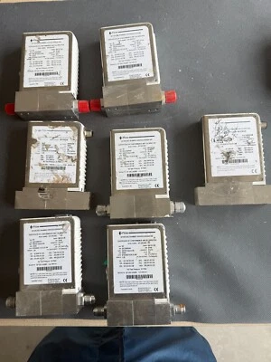 BROOKS GF125CXXC Mass Flow Controller,N2,860sccm - Image 1 of 4