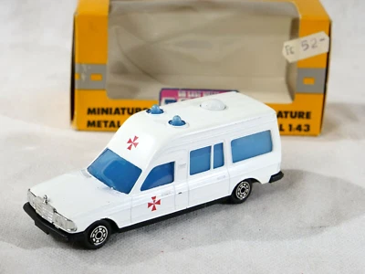Norev Mercedes Ambulance Jet-car 1/43 en boîte  - Photo 1/4