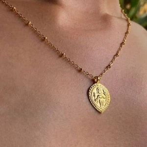 Collar chapado en oro Afrodita Diosa del Amor con piedras preciosas granate rodolita - Imagen 1 de 1