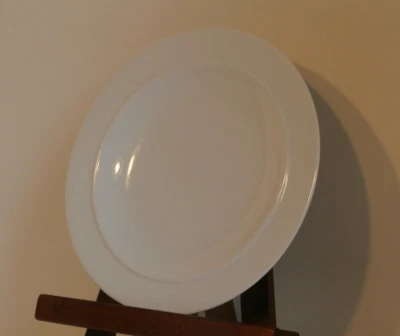 Cuenco de pasta poco profundo Denby BLANCO 9 1/2" de diámetro congelador/horno/lavavajillas/micro Foto 1 de 4